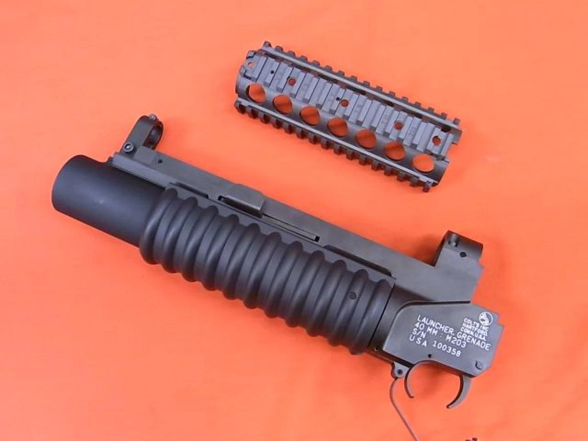 CAW M203 RS 40ミリ　モスカート ガスガン CAW M203 ショートバレル グレネードランチャー (40mm