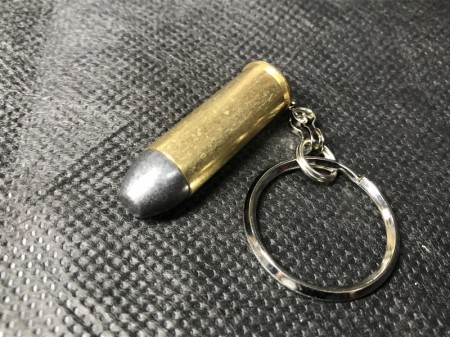 ダミーカートリッジキーホルダー .45COLT弾【小型郵便発送OK!】